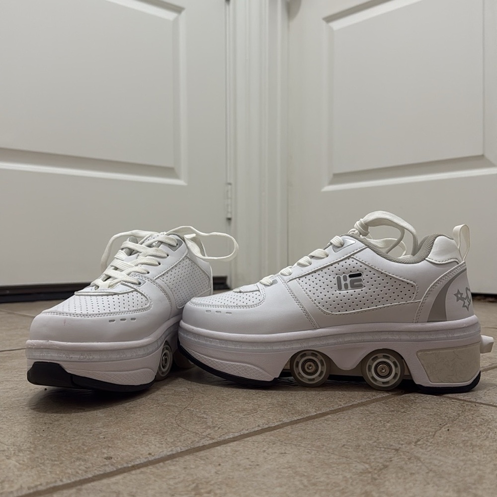 White Women's Sneakers with Wheels